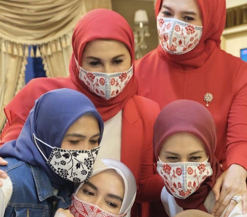 instagram.com/marinizumarnisreal