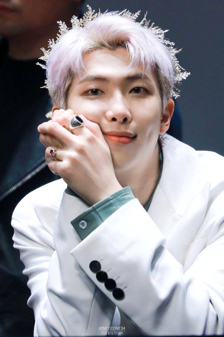 twitter.com/HoneyJoonie94