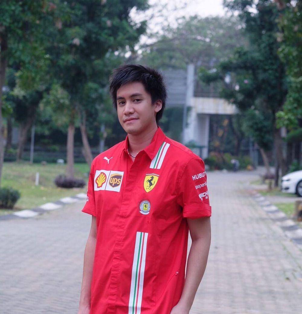 Instagram/kevinaprilio