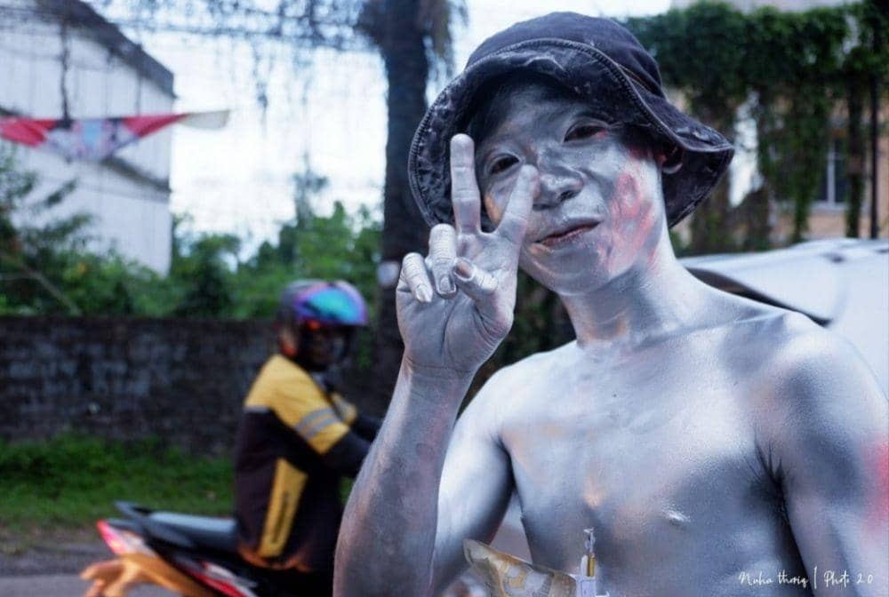 Manusia silver di Palembang (Instagram/nuha.thoriq)