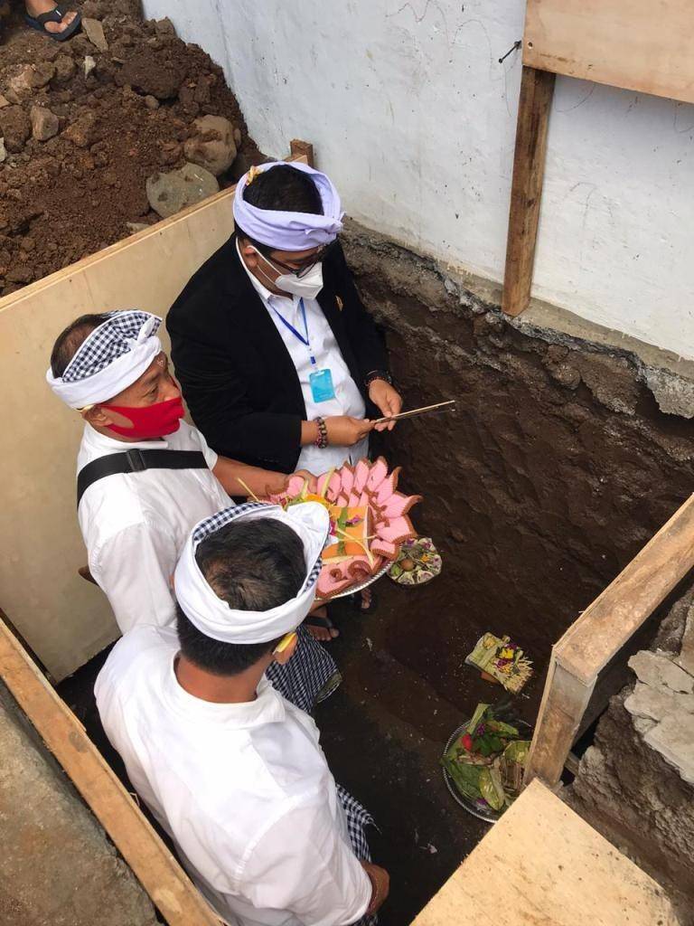 I Komang Gede Sanjaya (jas hitam) (Dok.IDN Times/Istimewa)