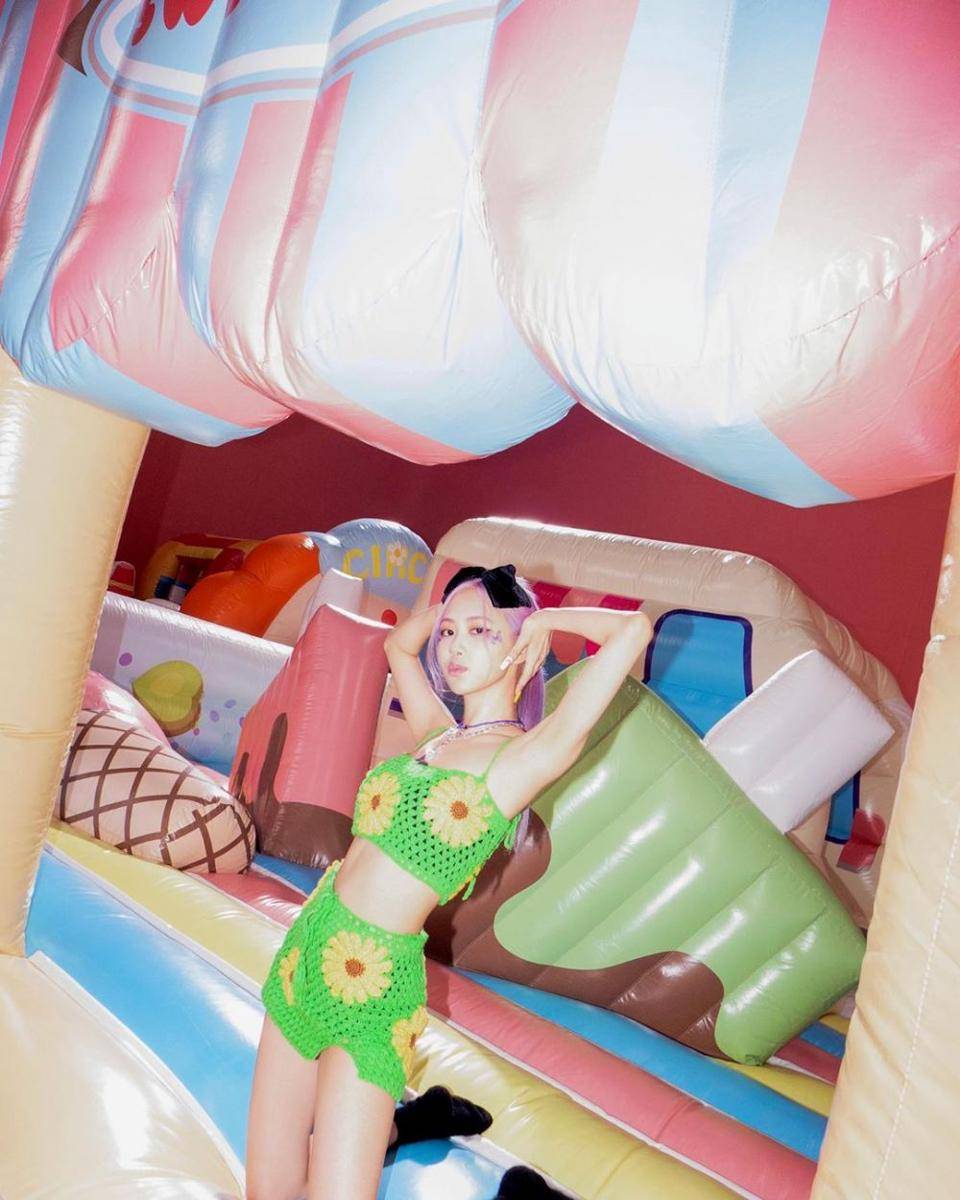 instagram.com/roses_are_rosie