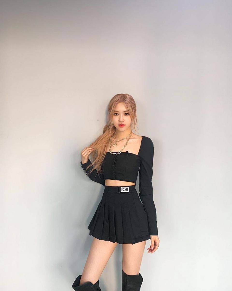 instagram.com/roses_are_rosie