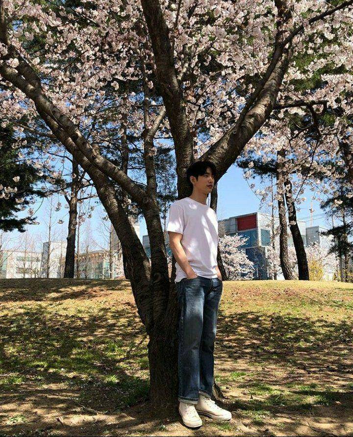 instagram.com/jinyoung_0922jy