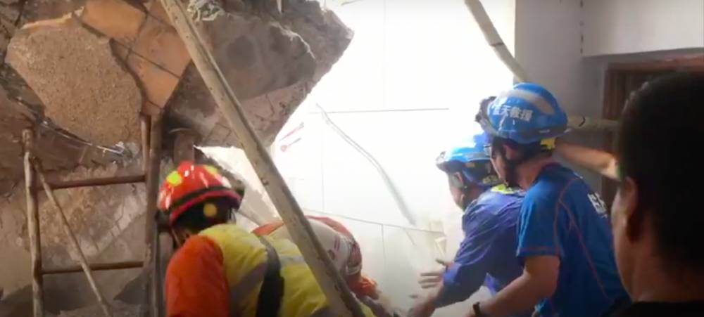 Hotel ambruk di Tiongkok (Tangkapan layar YouTube/CGTN)