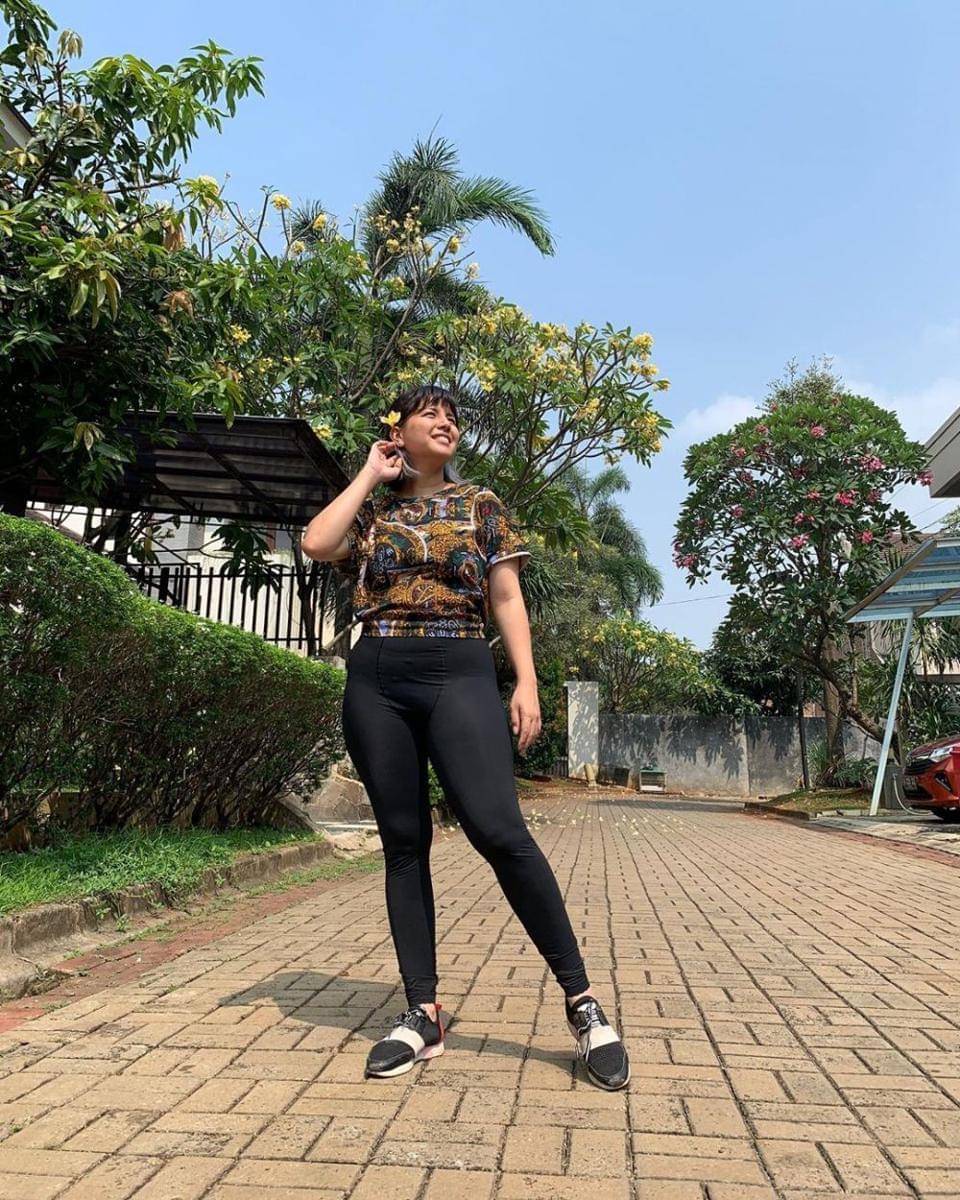 instagram.com/tya_ariestya