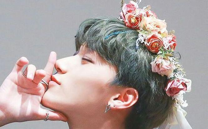 10 Potret San ATEEZ Kenakan Flower Crown, Memesona