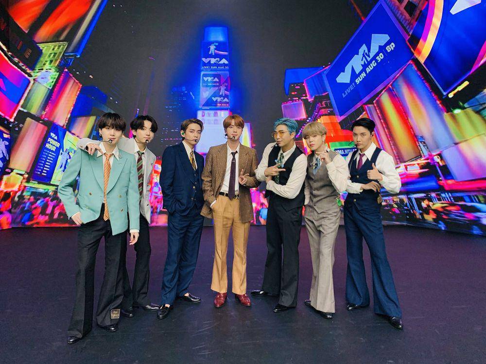 twitter.com/bts_bighit