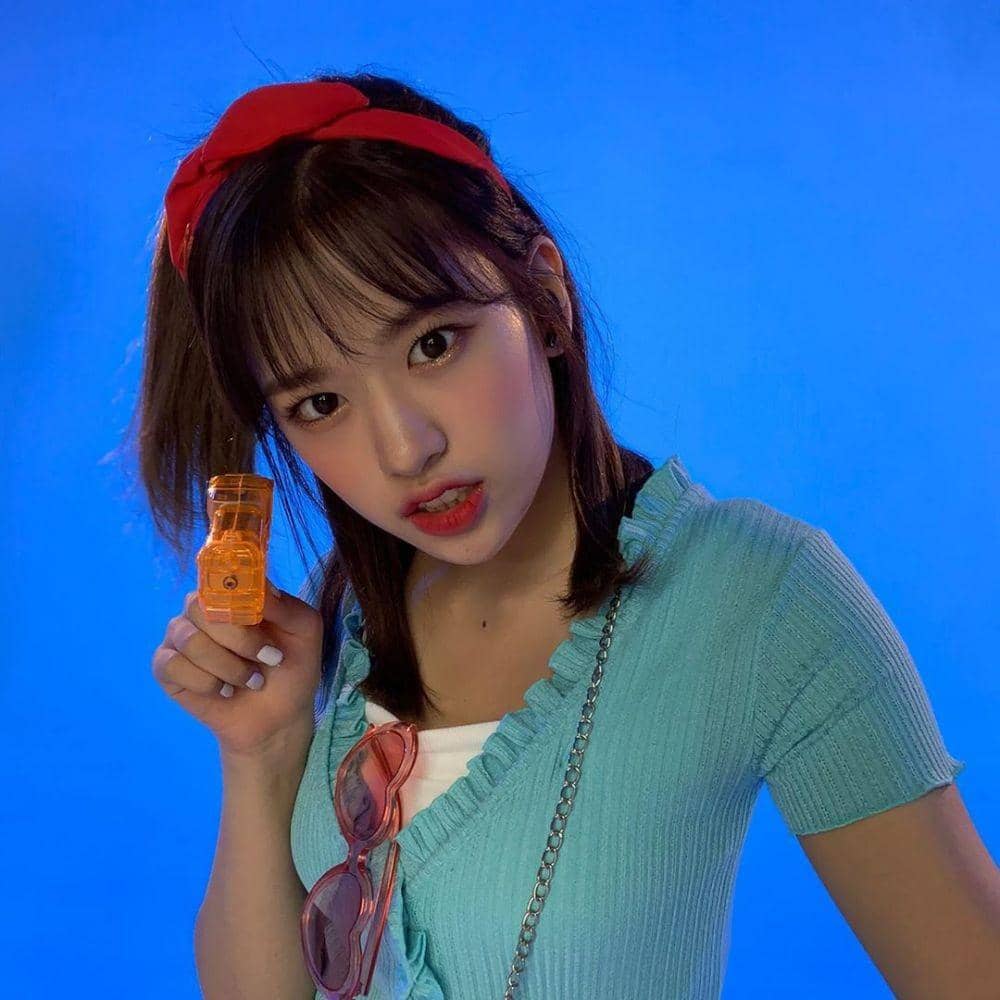 instagram.com/official_izone