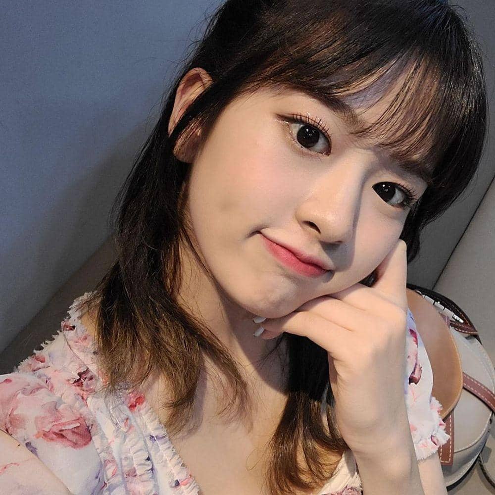 instagram.com/official_izone