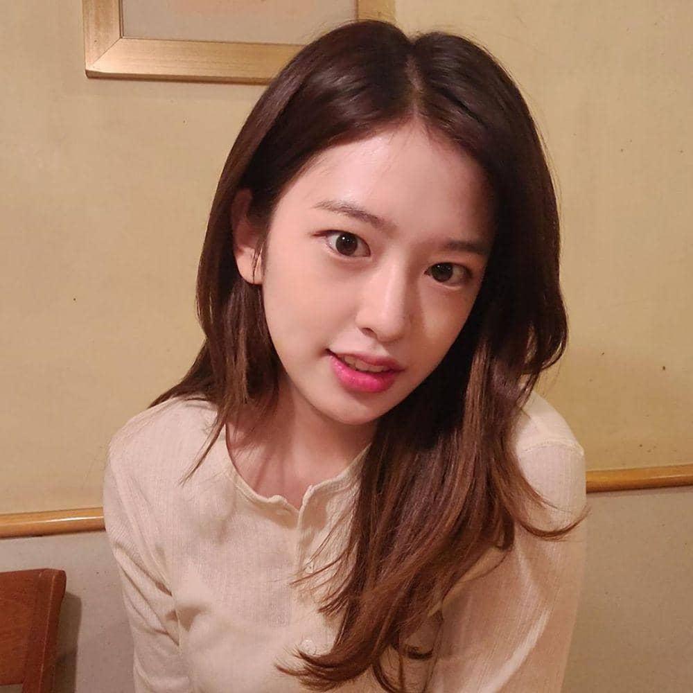 instagram.com/official_izone