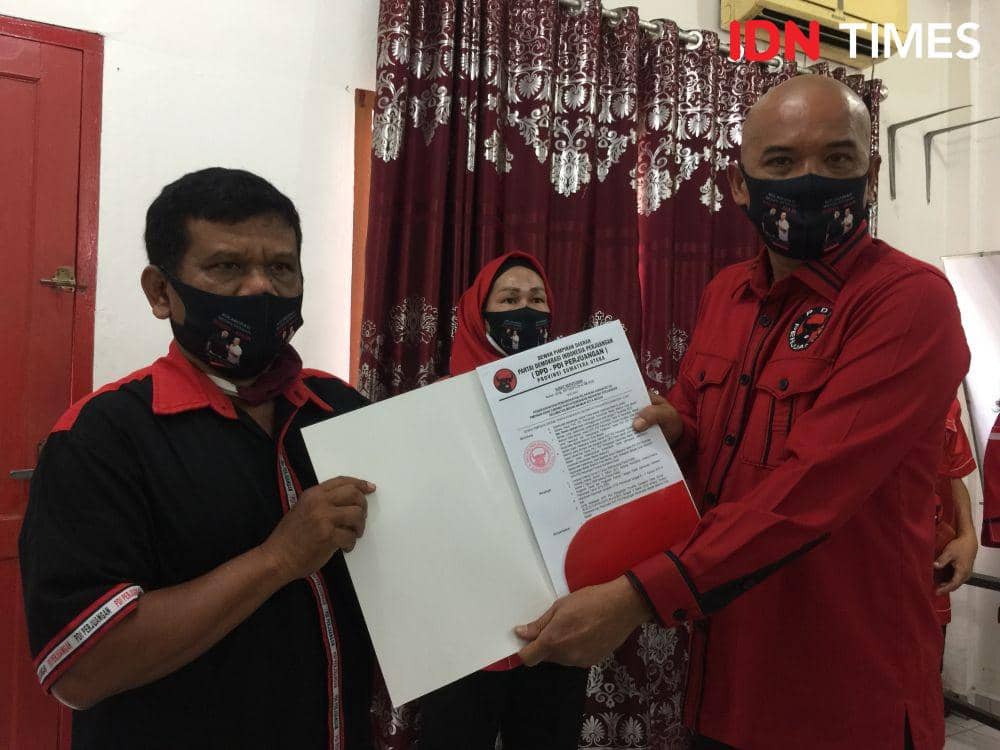 DPC PDI Perjuangan lakukan penyerahan SK ke Plt Ketua PAC yang baru