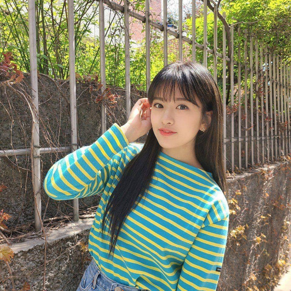 instagram.com/official_izone