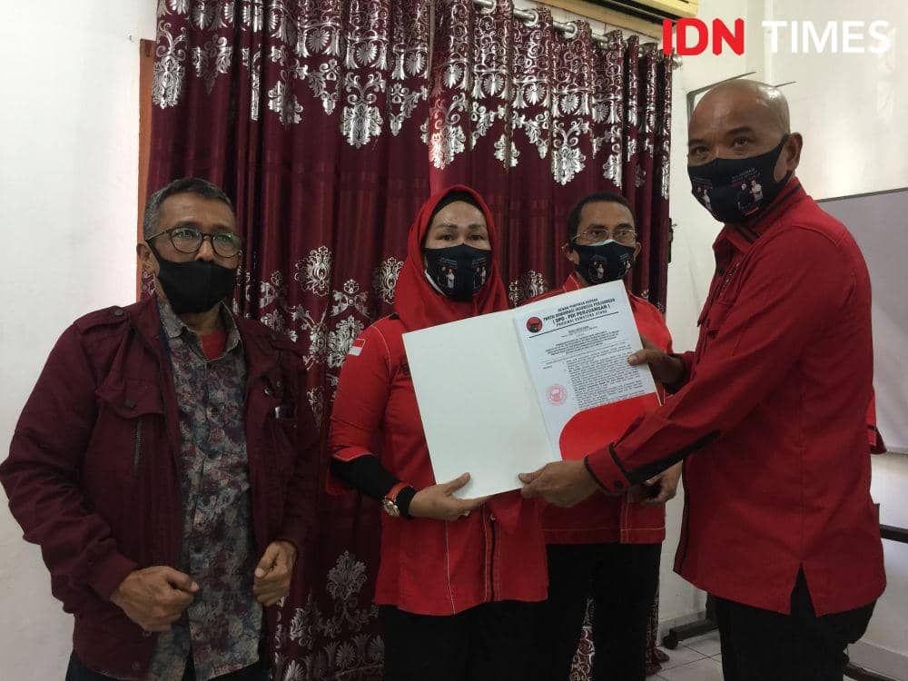 DPC PDI Perjuangan lakukan penyerahan SK ke Plt Ketua PAC yang baru