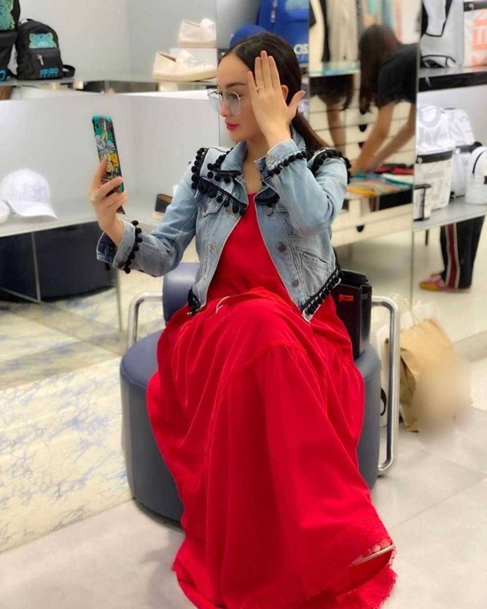 instagram.com/zaskia_gotik