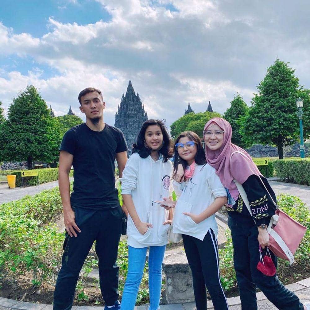 instagram.com/shakiena.azalea