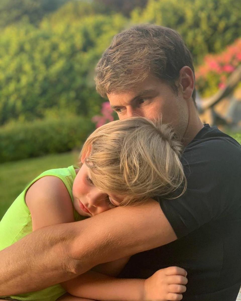 10 Potret Aaron Ramsey Bersama Keluarga, Family Man Banget nih!