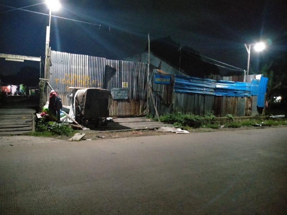 Kisah Pilu, Diusir dari Indekos, Satu Keluarga Tinggal dalam Gerobak