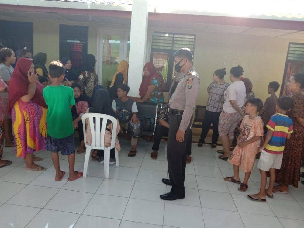Kerumunan warga yang berada di Puskesmas (IDN Times/ istimewa)