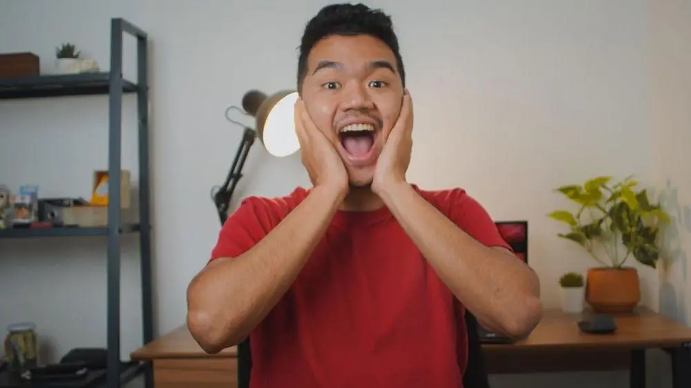 10 Foto Kristo Immanuel, Kreator Konten yang Ahli Tiru Ratusan Su | IDN  Times