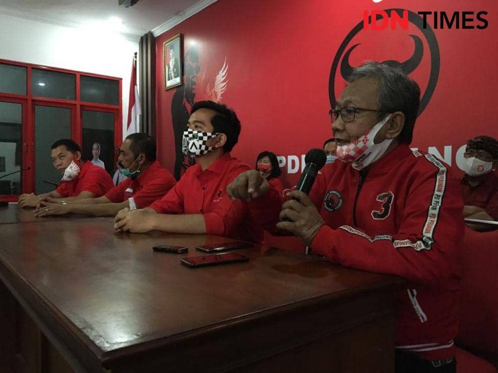 Jumpa pers DPC PDIP Solo soal proses pendaftaran Gibran-Teguh (IDN Times/Larasati Rey)