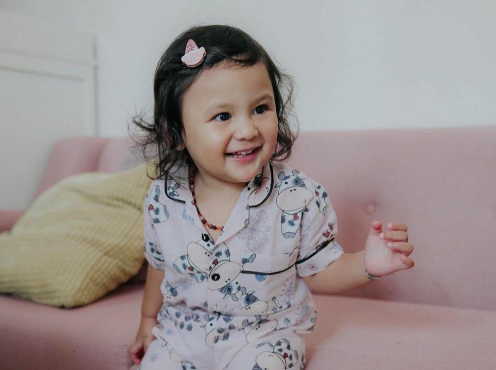 9 Potret Sea Dedari, Putri Ryan Delon dan Sharena yang Menggemaskan