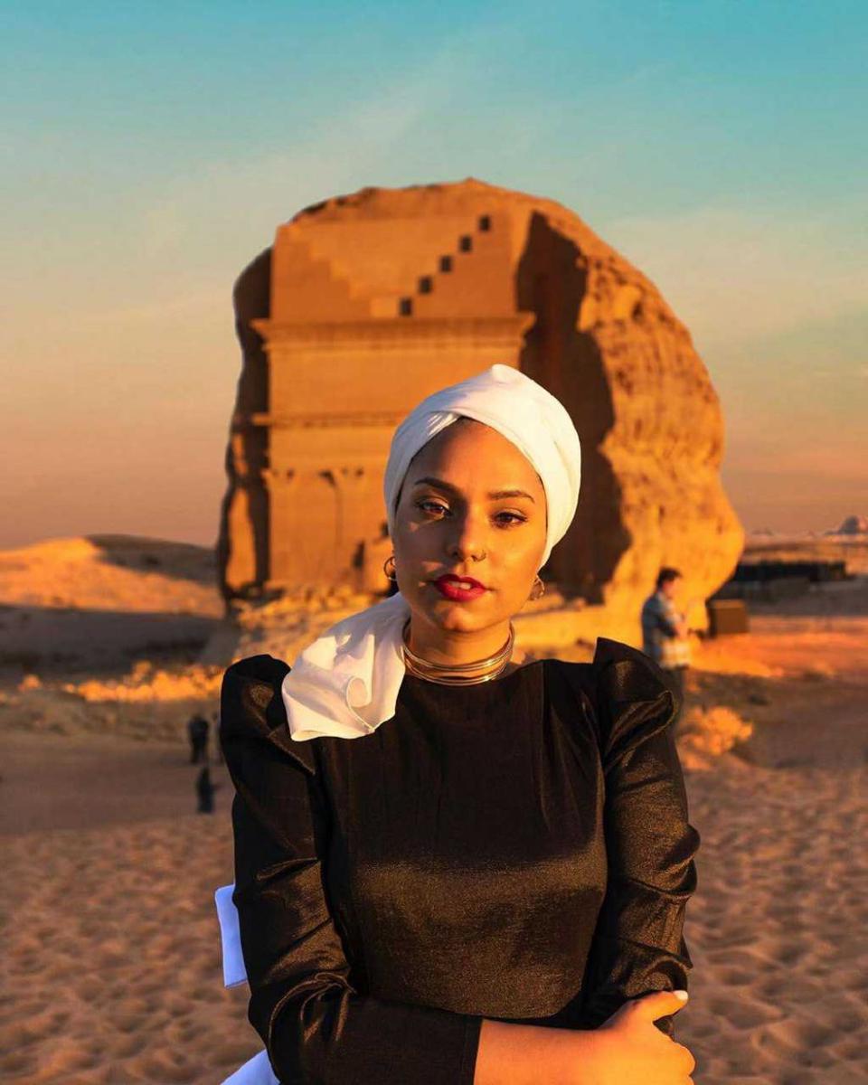 9 Potret Memesona Haifa Beseisso, Travel Vlogger Hits Asal Dubai