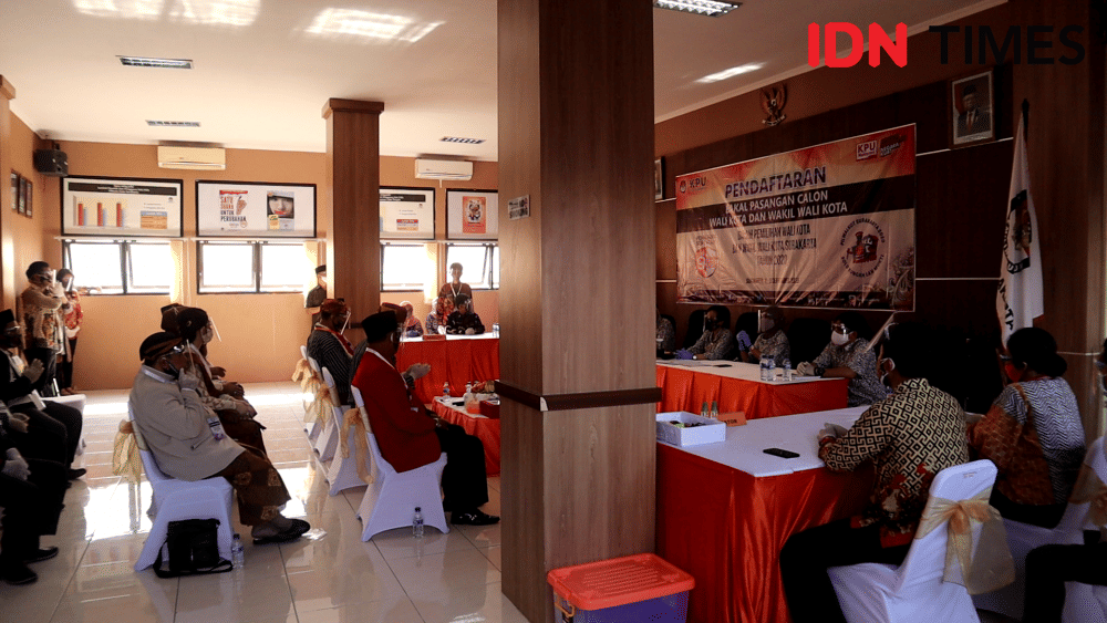 Proses pendaftaran bakal calon Wali Kota dan bakal calon Wakil Wali Kota Solo di KPU Solo (IDN Times/Larasati Rey)