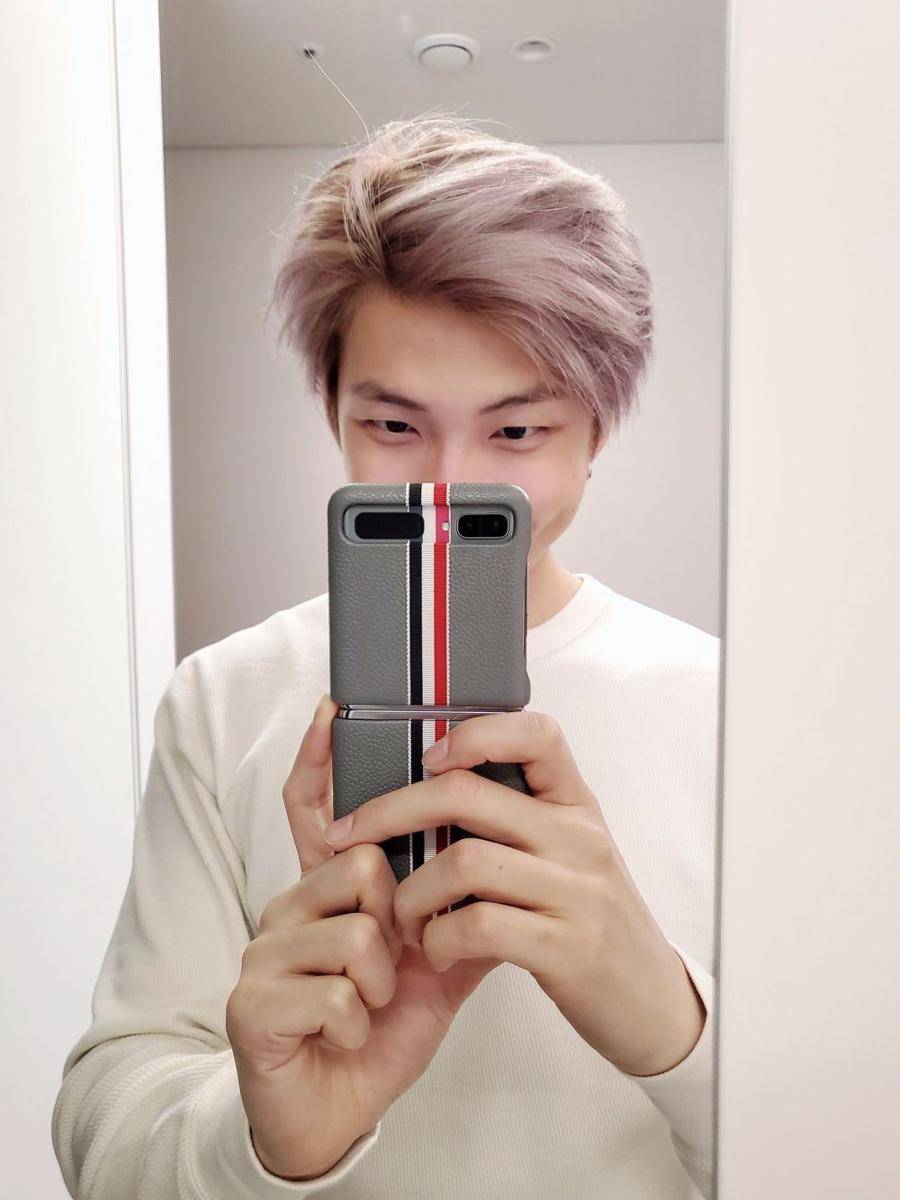 twitter.com/BTS_twt