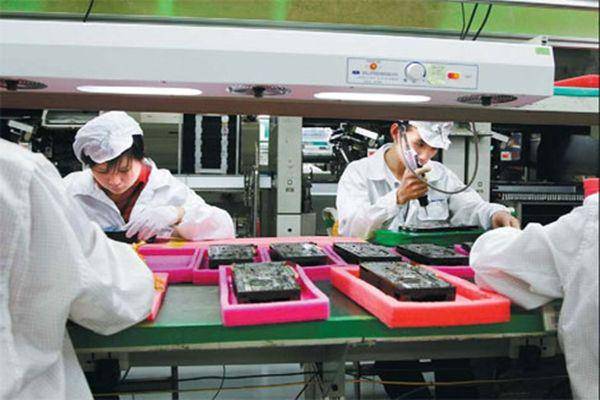 Proses perakitan di perusahaan industri China. europe.chinadaily.com