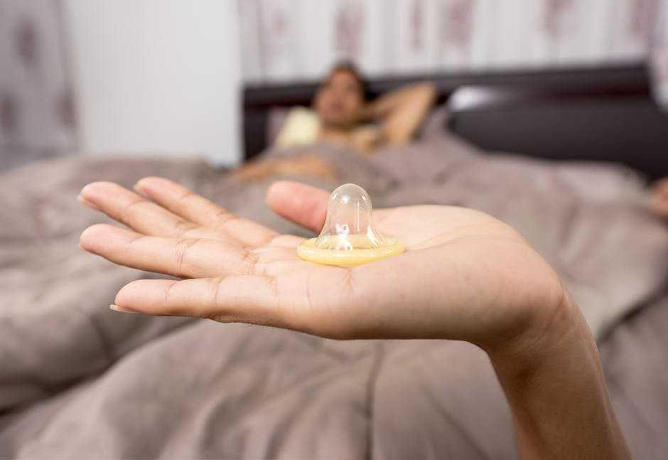 5 Tips Seks Aman Kalau Ingin Tunda Momongan, Gak Cuma Pakai Kondom!