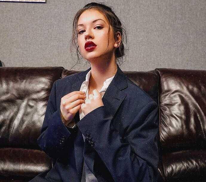 instagram.com/cleopatrastratan