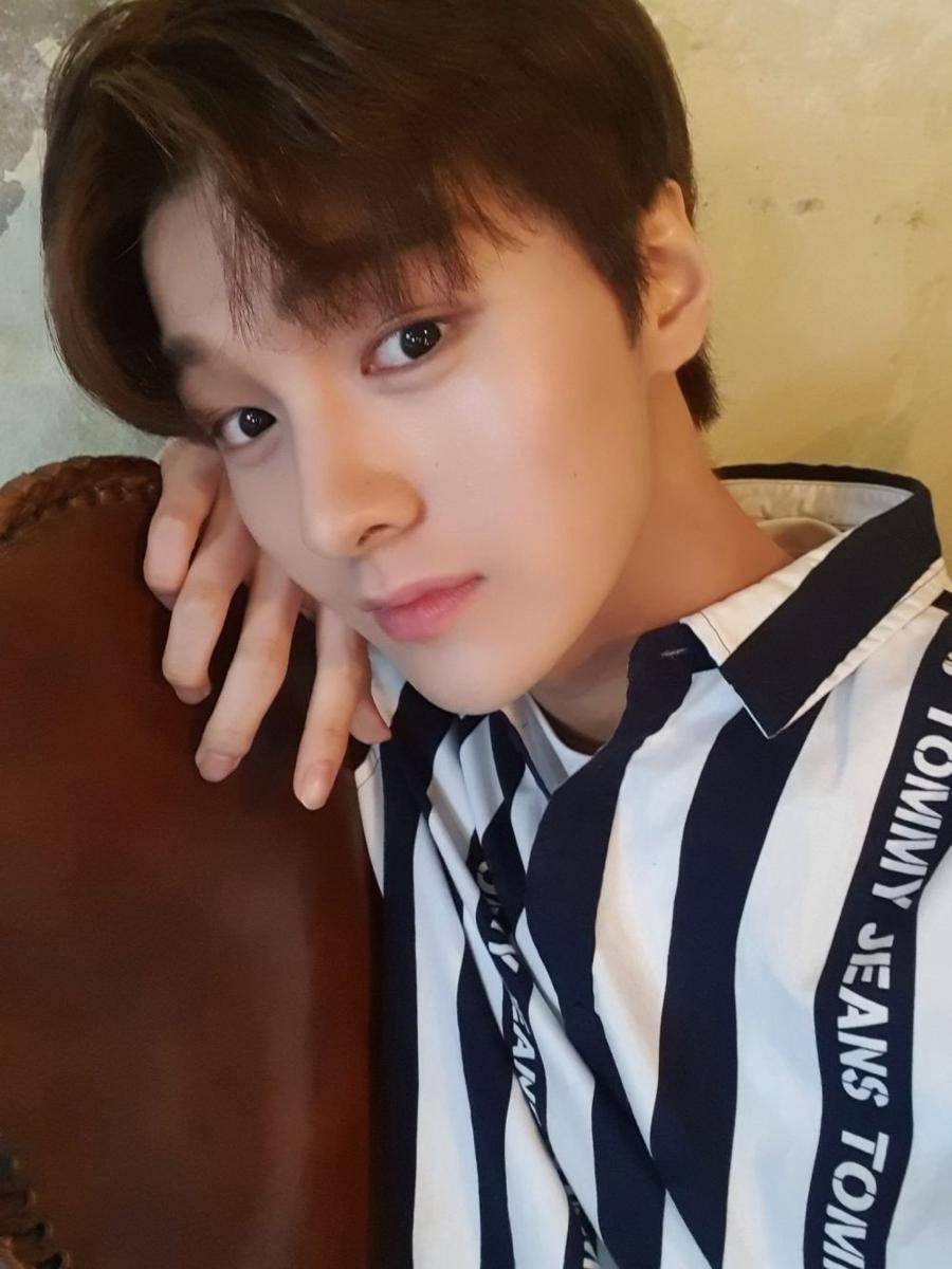 twitter.com/woollim_rookie