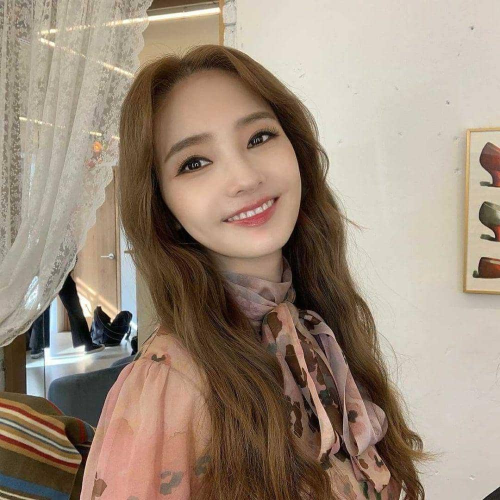 instagram.com/han_chae_young_