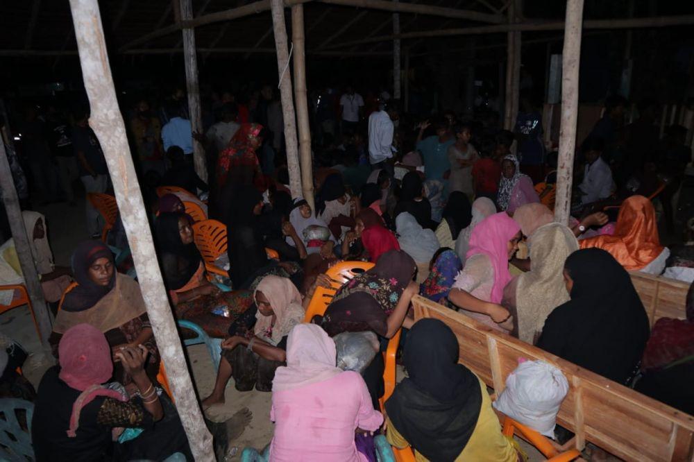 297 Pengungsi Rohingya Terdampar di Pantai Aceh