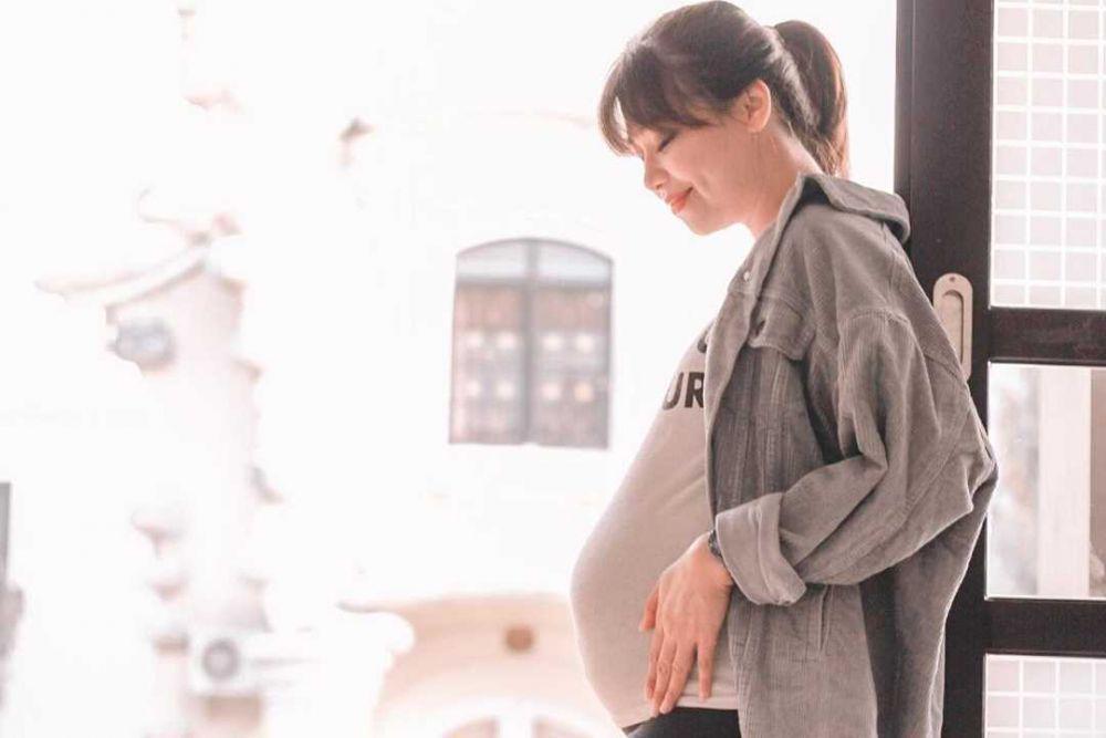 Jelang Lahiran Anak Ketiga, 10 Pesona Chaca Sitohang dengan Baby Bump