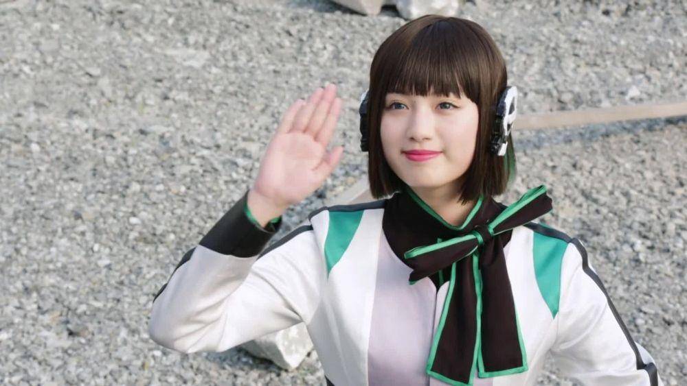 10 Potret Izu, Robot Sekretaris Andalan dari Kamen Rider Zero-One!