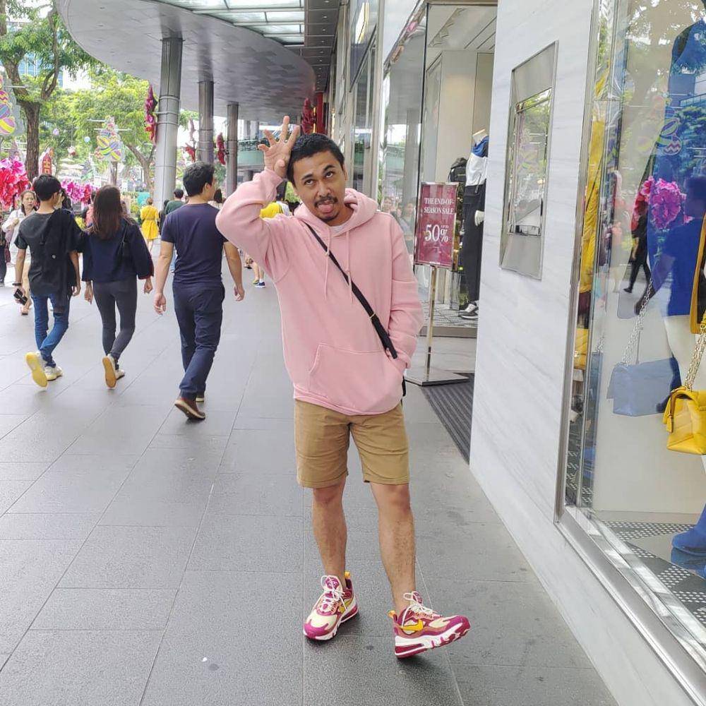 instagram.com/raditya_dika