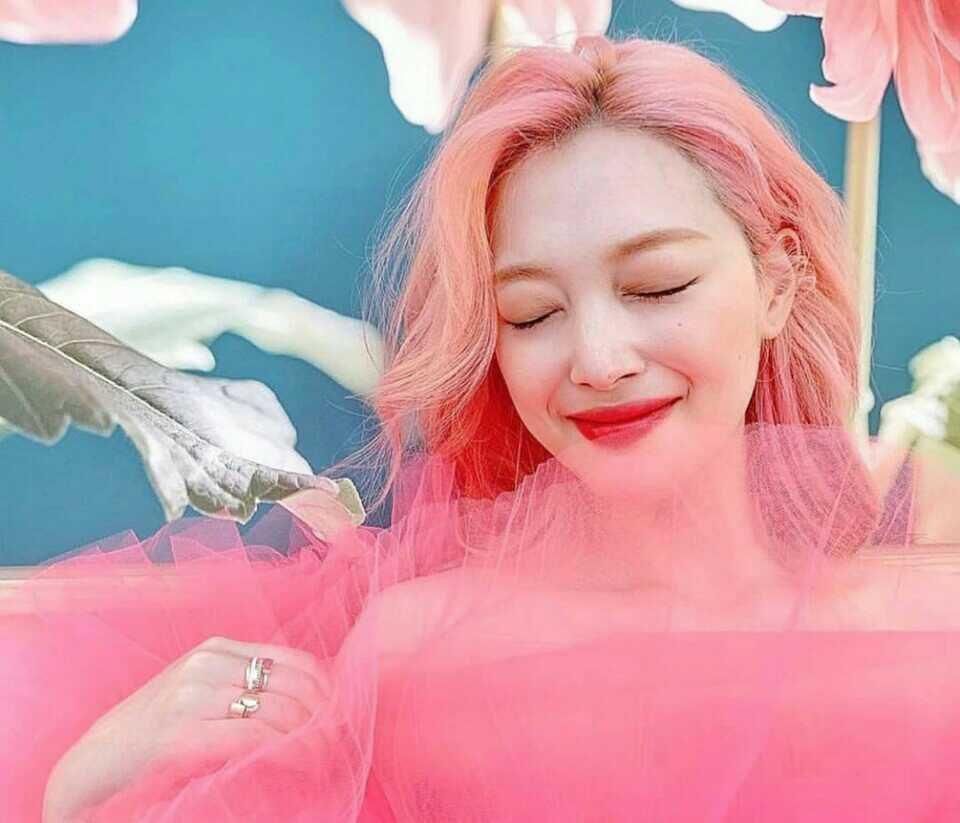 Dibuat Film Dokumenter, 5 Kenangan Sulli Ini Bikin Hati Tersayat
