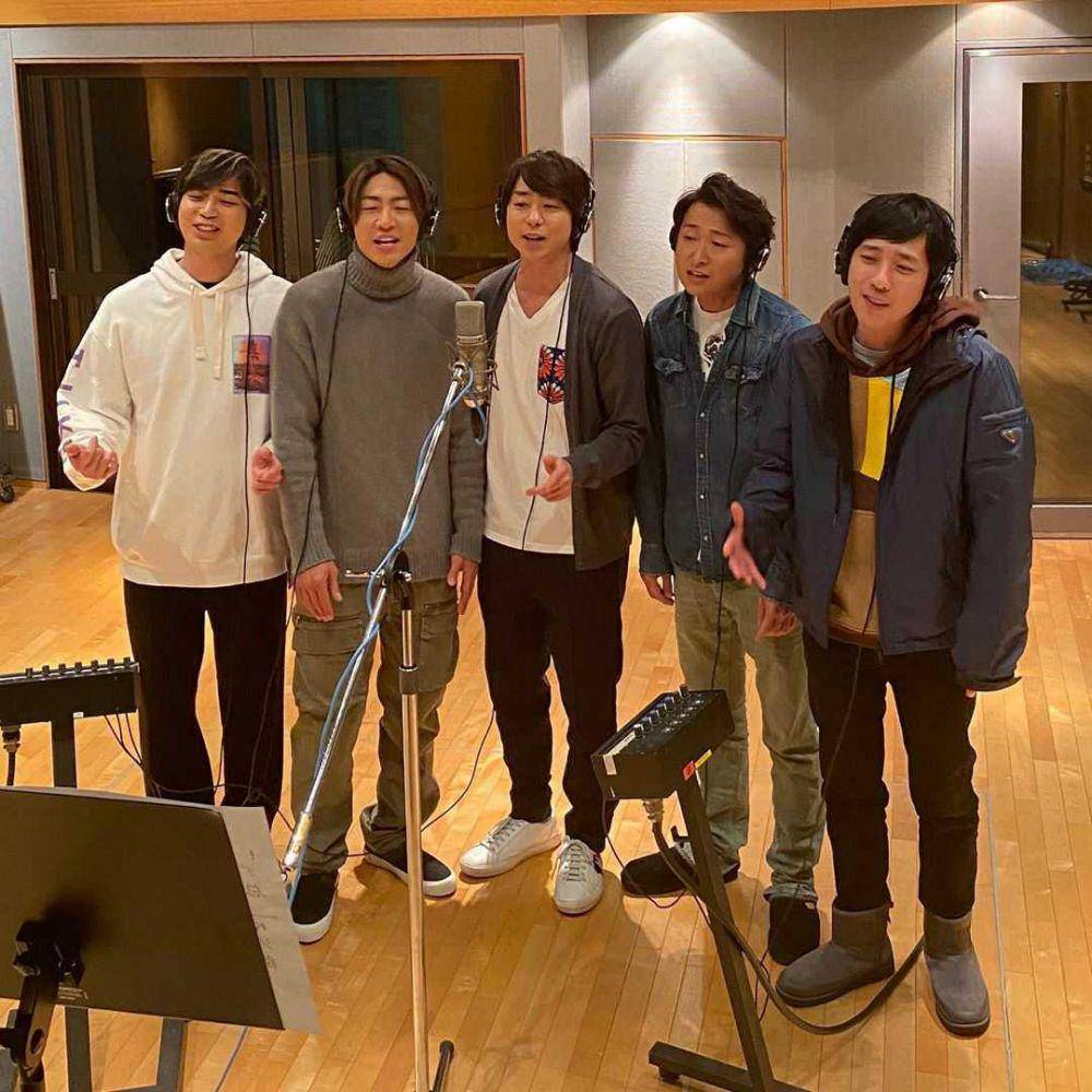 instagram.com/arashi_5_official