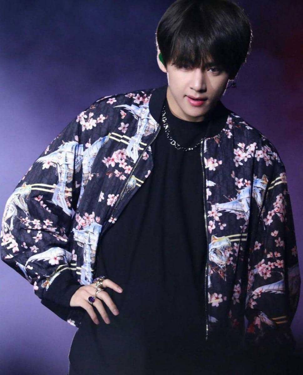 Instagram.com/taehyung_v