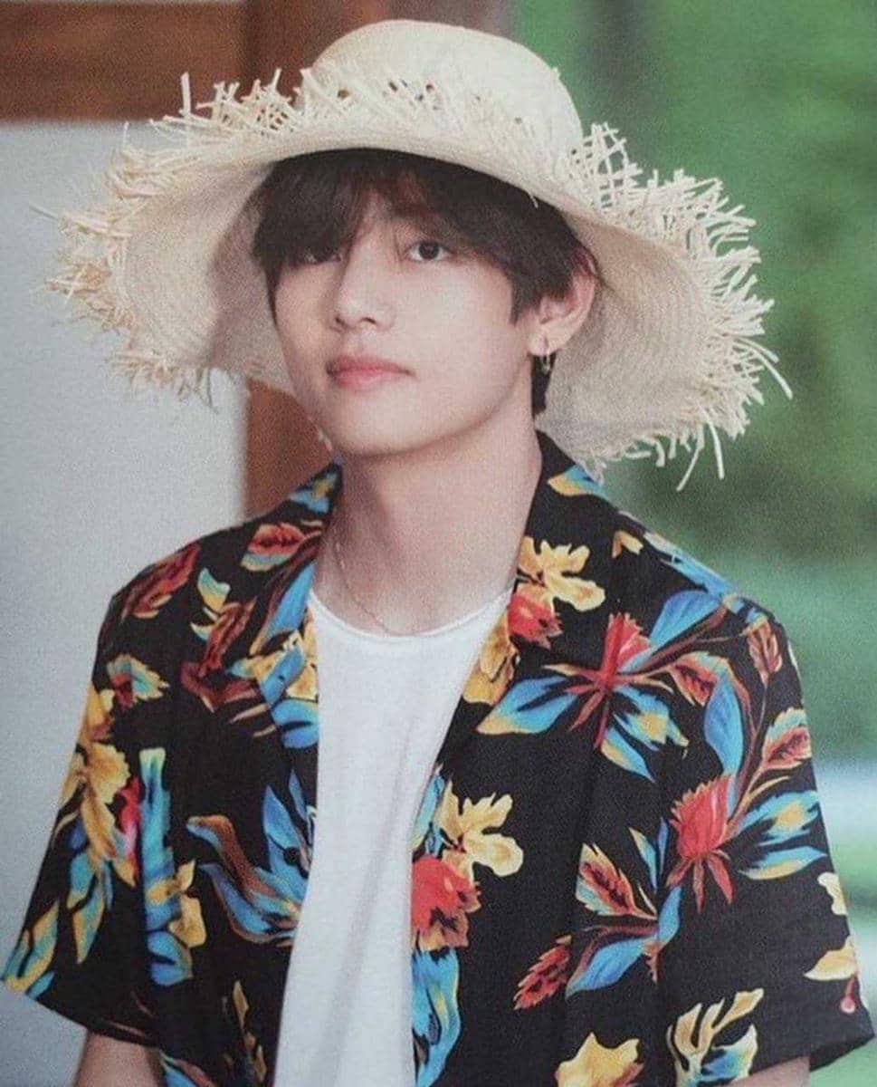 Instagram.com/taehyung_v