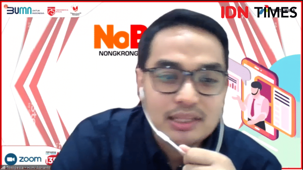 Senior Public Policy and Government Relations Lead Tokopedia, Hilmi Andrianto sebagai pembicara di Nongkrong Bareng Pertamina. IDN Times/Anggun Puspitoningrum.