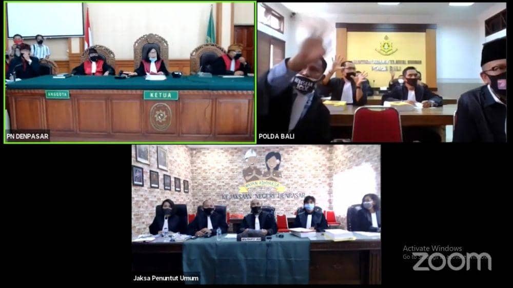 Kronologi Lengkap Sidang Perdana Jerinx dan Kuasa Hukum Walk Out