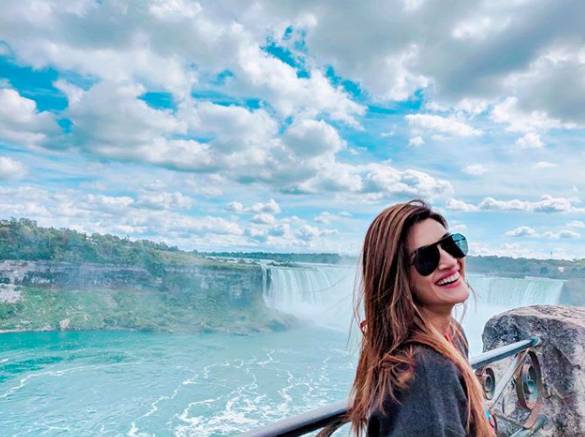 instagram.com/kritisanon