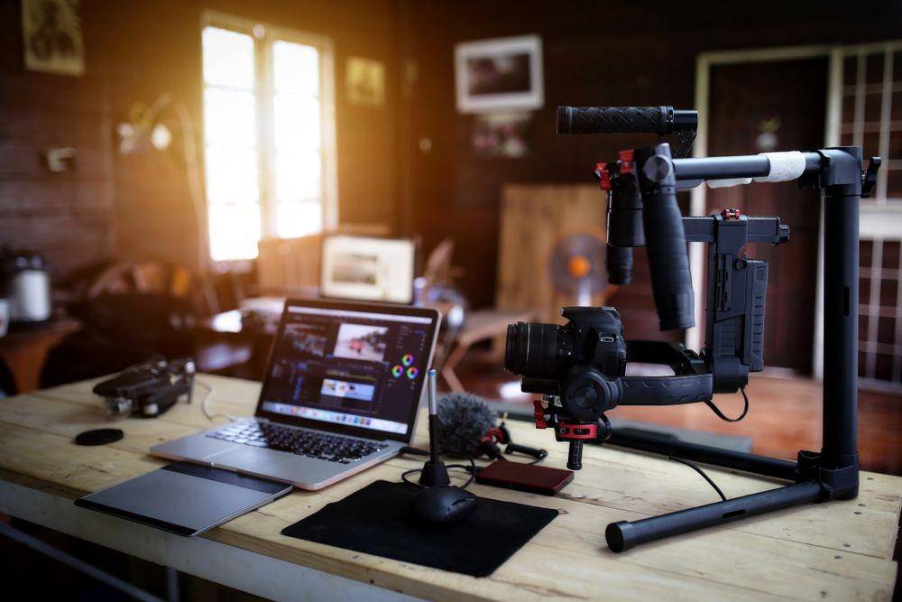 Shutterstock/Sutipod Somnam
