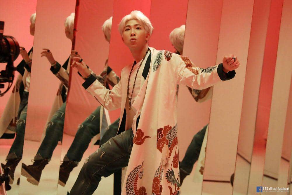 facebook.com/bangtan.official