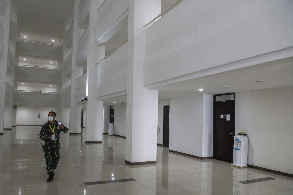 Suasana di dalam RS Darurat Wisma Atlet (ANTARA FOTO/Galih Pradipta)