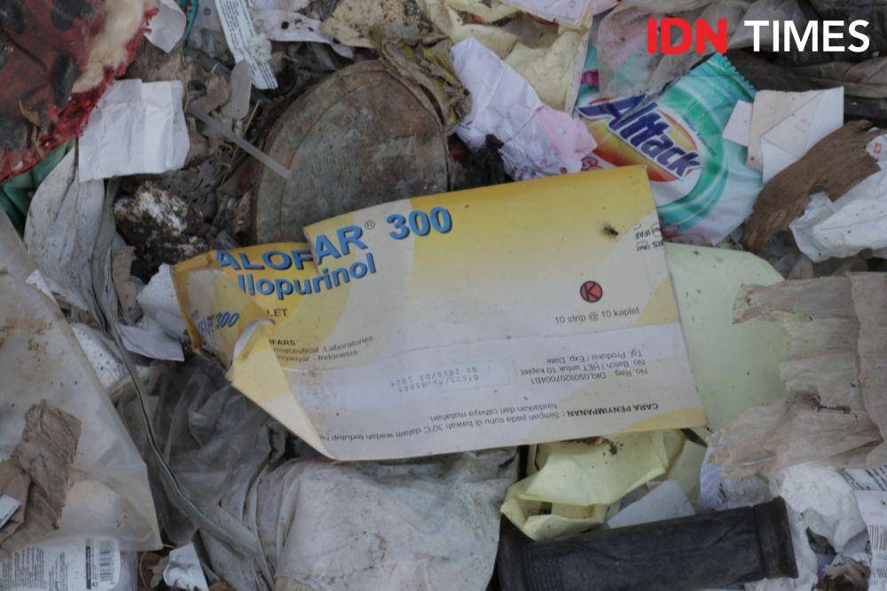 Sampah Medis di TPST Bantar Gebang (IDN Times/Reynaldy Wiranata)
