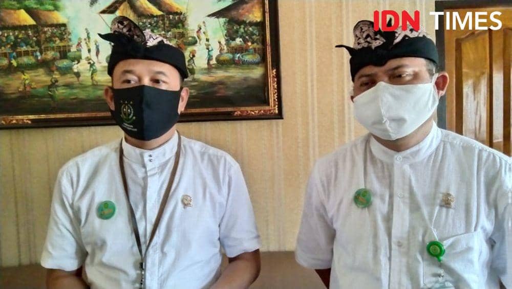 Kepala Pengadilan Negeri Denpasar, Sobandi (kiri) dan wakilnya Gede Rumega (kanan) (IDN Times/Ayu Afria)